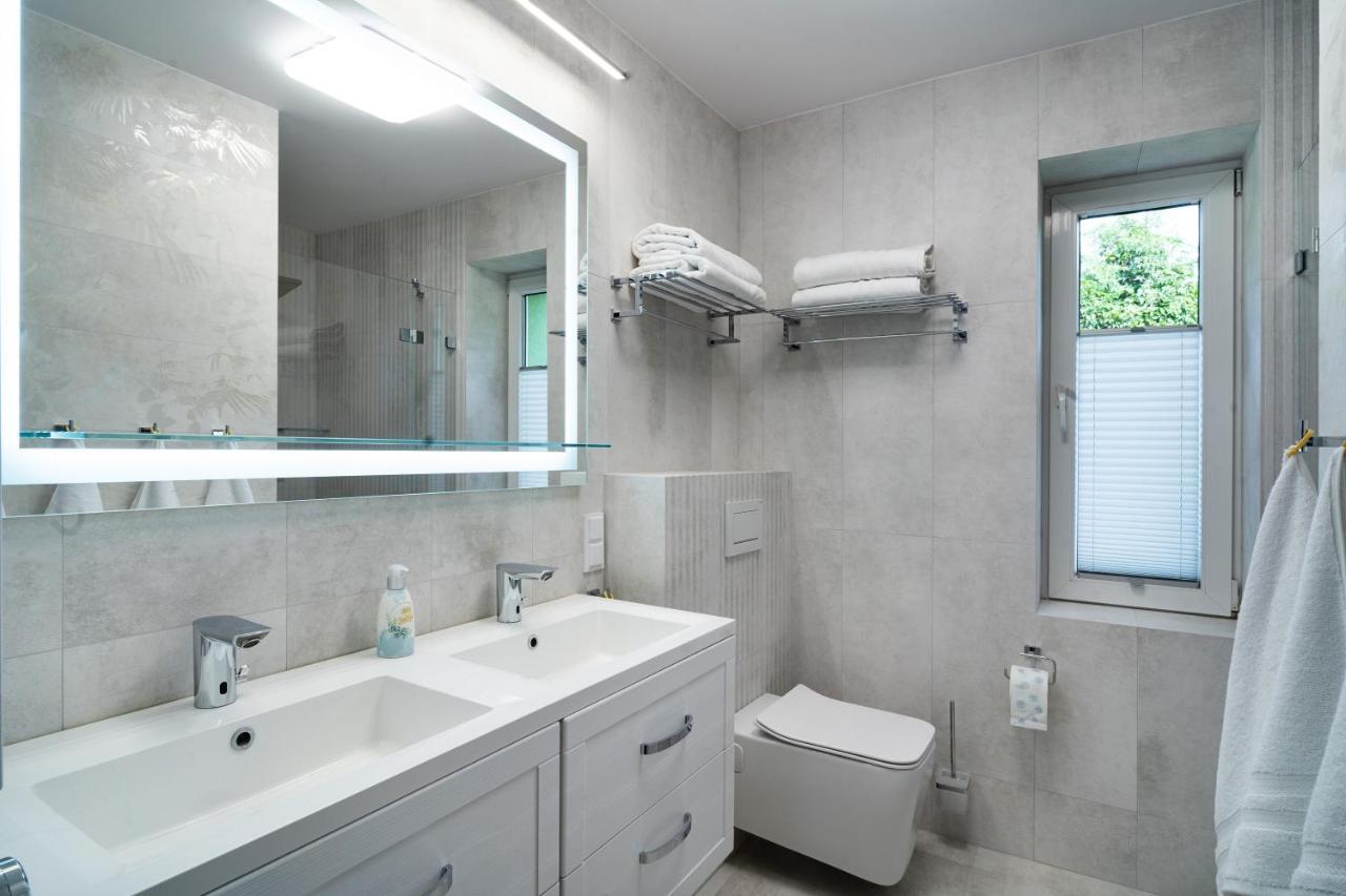 Apartament Zielony Przyladek Brwinow Exteriér fotografie