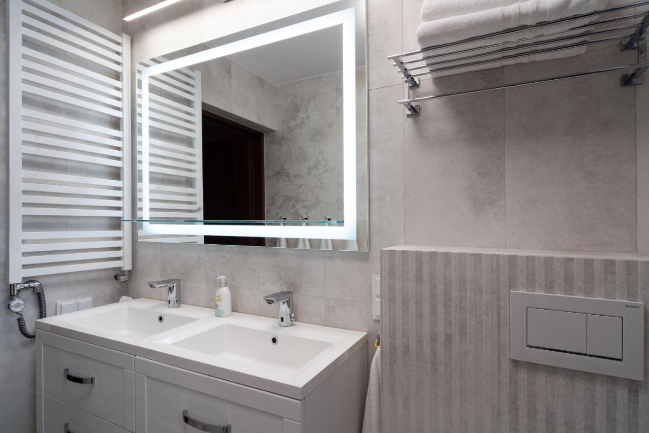 Apartament Zielony Przyladek Brwinow Exteriér fotografie